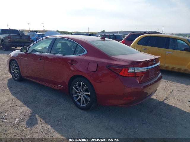 JTHBW1GG5G2121975 Lexus ES 300H