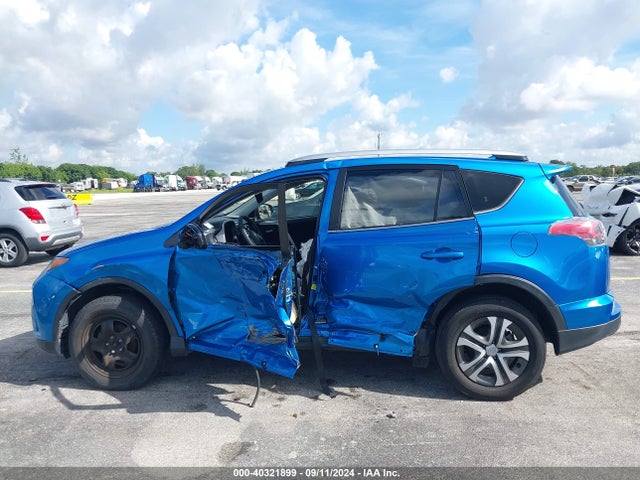 Toyota RAV4 LE 2017 JTMZFREV1HJ707886 Image 14