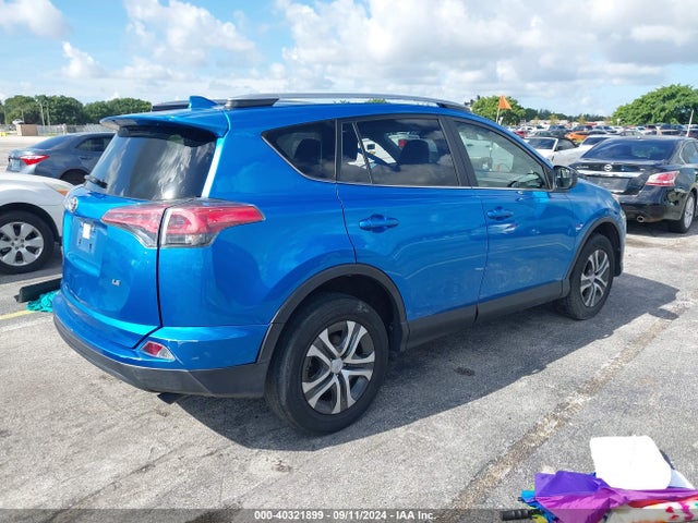 Toyota RAV4 LE 2017 JTMZFREV1HJ707886 Image 4