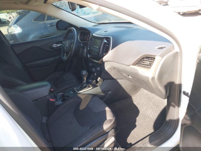 1C4PJMCS7FW774624 Jeep Cherokee Latitude Altitude