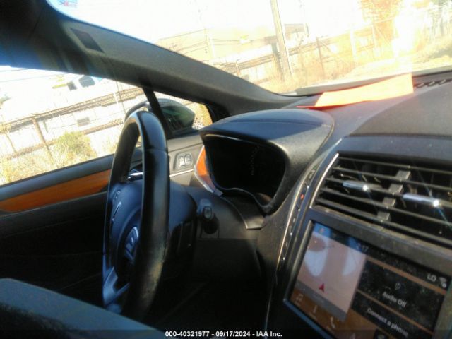 5LMCJ3D97HUL55846 Lincoln Mkc Reserve