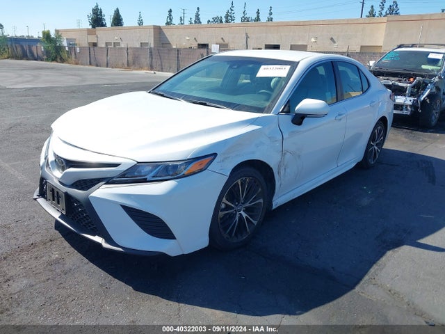 Toyota CAMRY SE 2018 4T1B11HK2JU047490 Image 2