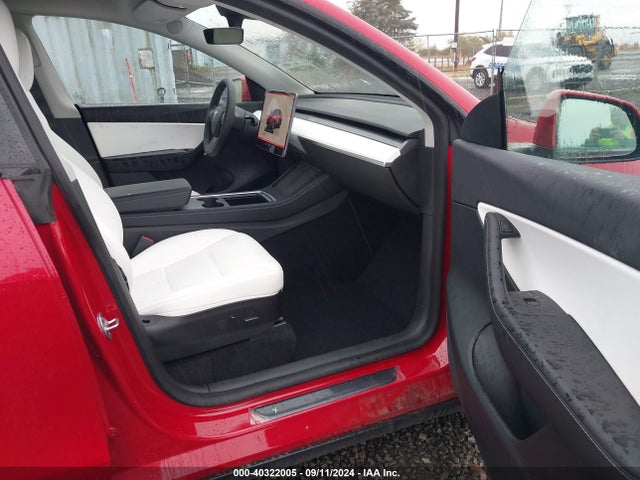 2022 TESLA MODEL Y 7SAYGDEE1NF439178 Photo 4