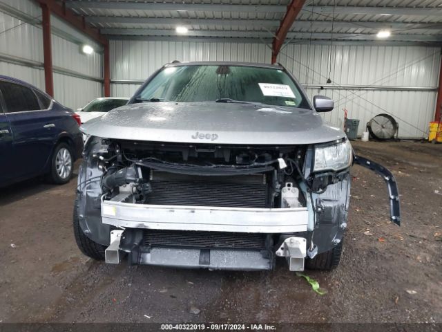 3C4NJCBBXKT685777 Jeep Compass Sun And Wheel Fwd