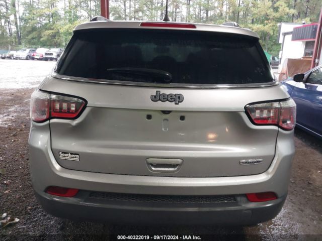 3C4NJCBBXKT685777 Jeep Compass Sun And Wheel Fwd