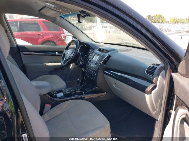 KIA Sorento Lx V6 2015 5XYKT4A70FG585362 Image 5