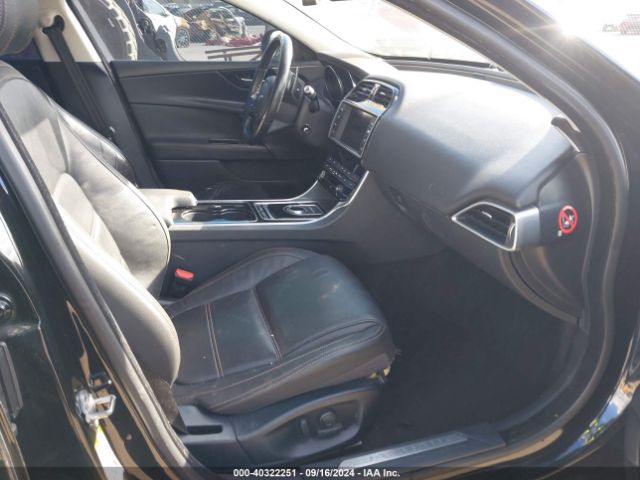 SAJAE4BG5HA963877 Jaguar Xe 25t Prestige