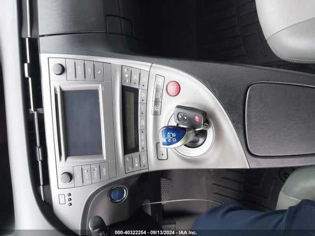 Toyota Prius Two 2015 JTDKN3DU1F0413465 Image 11