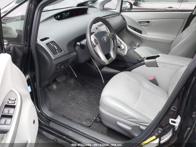 Toyota Prius Two 2015 JTDKN3DU1F0413465 Image 18
