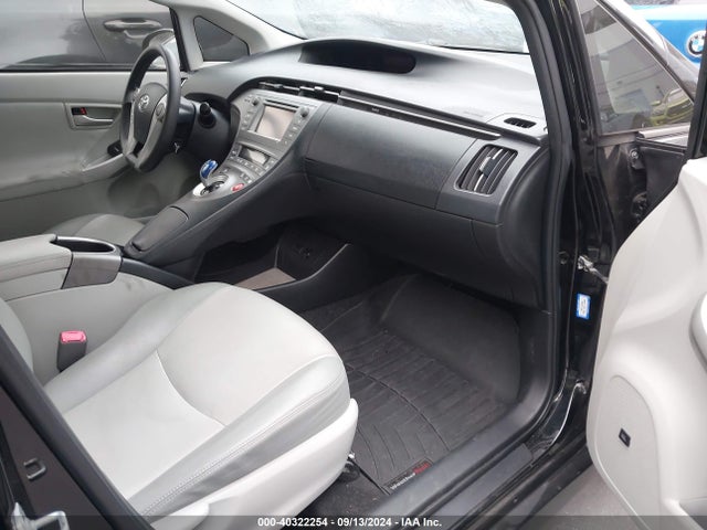 Toyota Prius Two 2015 JTDKN3DU1F0413465 Image 5