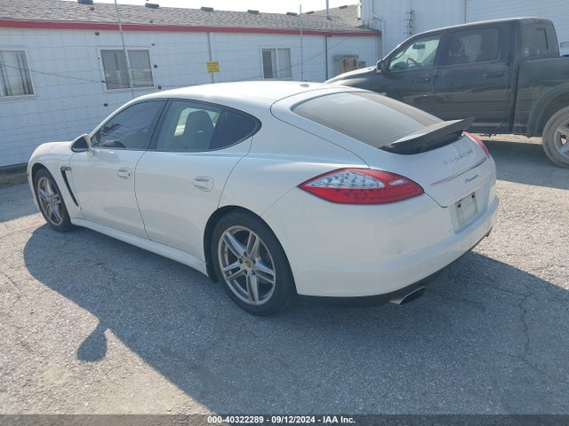 2011 PORSCHE PANAMERA WP0AA2A74BL011111 Photo 2