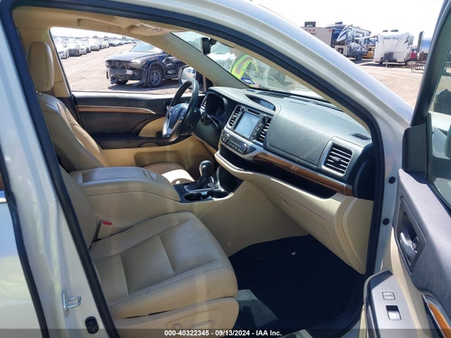Toyota Highlander Limited Platinum 2017 5TDDZRFH6HS468803 Image 5