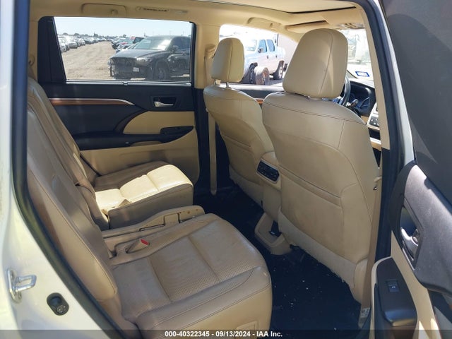 Toyota Highlander Limited Platinum 2017 5TDDZRFH6HS468803 Image 8