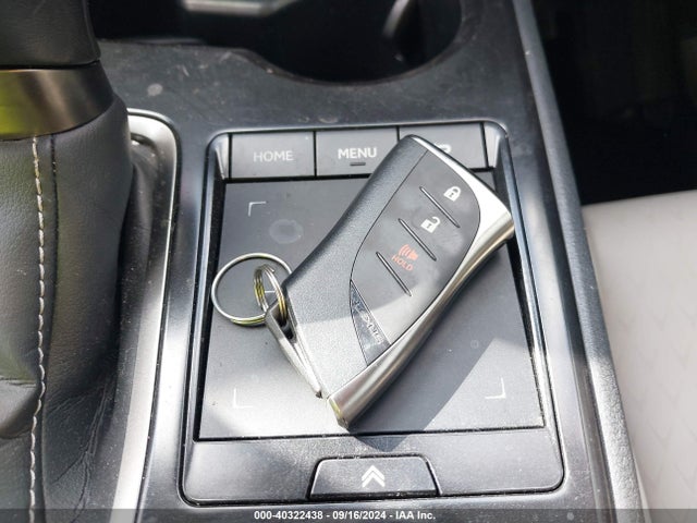 Lexus UX 250H 2021 JTHX9JBH2M2049464 Image 11