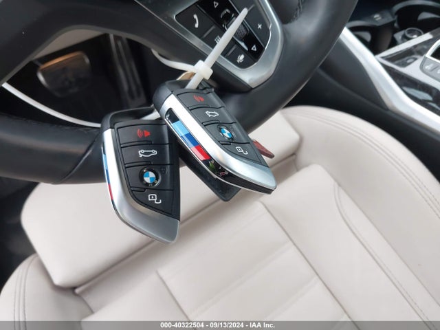 3MW89FF08R8D83348 BMW 3 Series 330i Xdrive