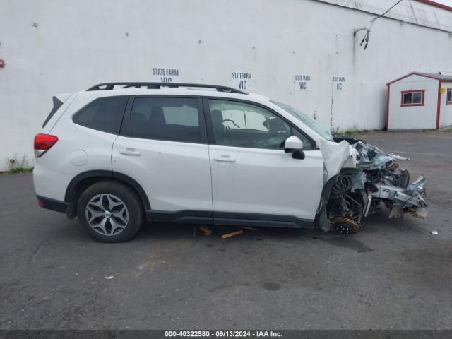 JF2SKAEC2NH522408 Subaru Forester Premium