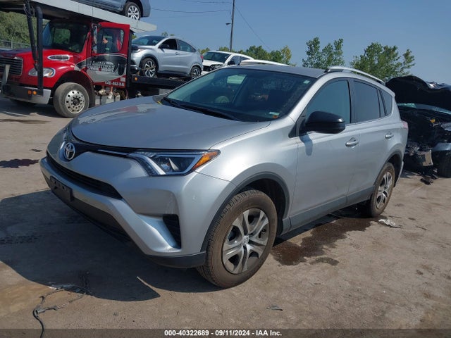 Toyota RAV4 LE 2016 2T3BFREV9GW528349 Image 2