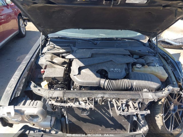 2C3CDZAG6JH122025 Dodge Challenger Sxt