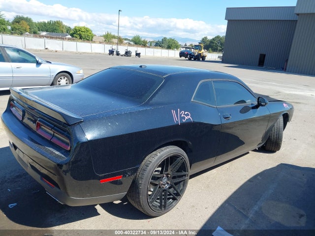 2C3CDZAG6JH122025 Dodge Challenger Sxt