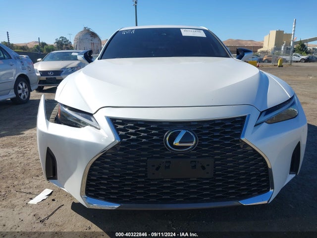 Lexus IS 300 2021 JTHCA1D20M5117113 Image 12