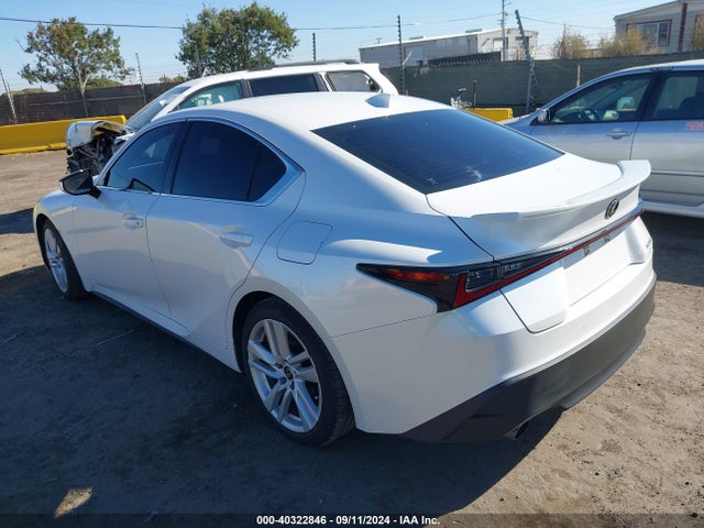 Lexus IS 300 2021 JTHCA1D20M5117113 Image 3