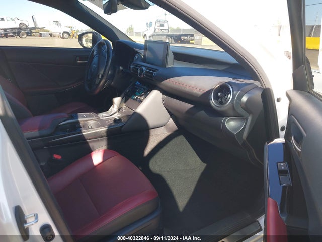Lexus IS 300 2021 JTHCA1D20M5117113 Image 5