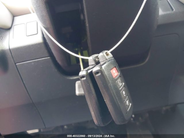 JTMWFREV3HJ146206 Toyota Rav4 Xle