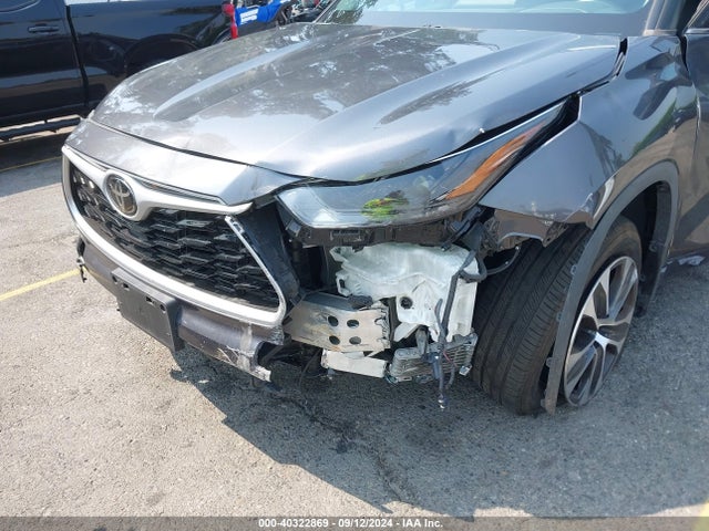 Toyota Highlander Xle 2022 5TDHZRAH5NS099999 Image 6