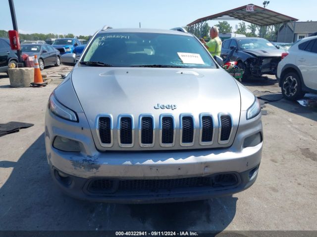 1C4PJLCS1HW507606 Jeep Cherokee Latitude Fwd