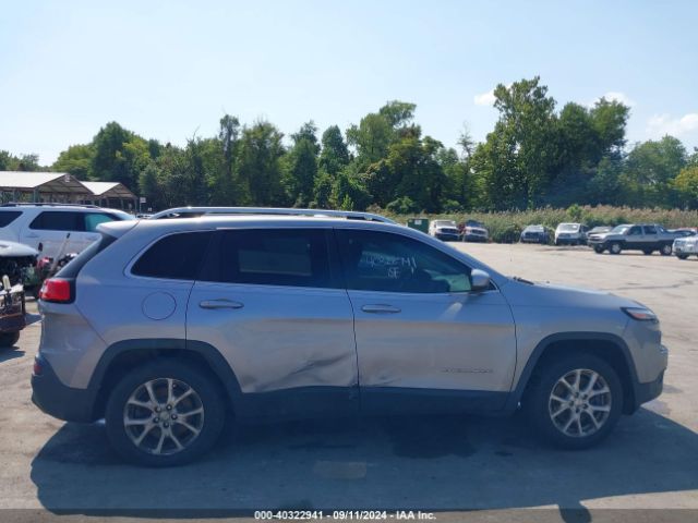 1C4PJLCS1HW507606 Jeep Cherokee Latitude Fwd