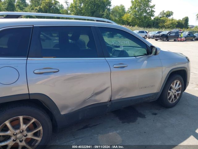 1C4PJLCS1HW507606 Jeep Cherokee Latitude Fwd