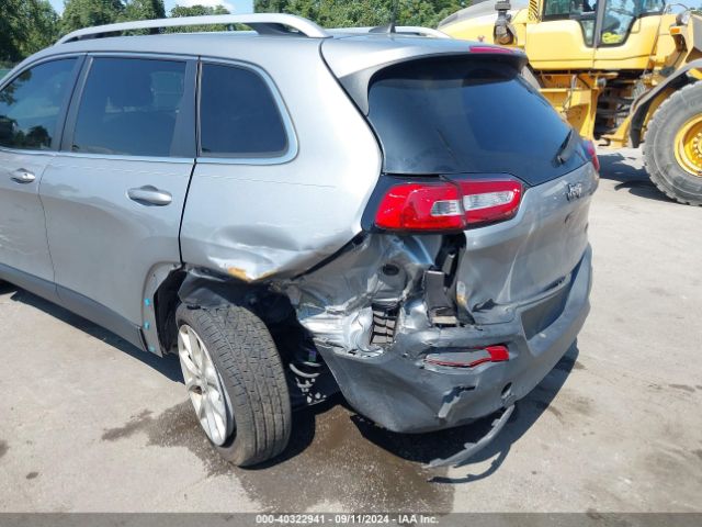 1C4PJLCS1HW507606 Jeep Cherokee Latitude Fwd