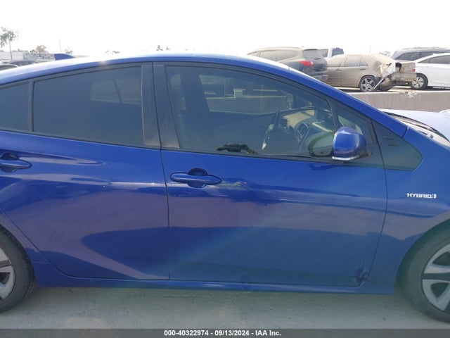 Toyota Prius Three 2016 JTDKARFU8G3525921 Image 13