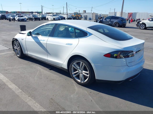 2013 TESLA MODEL S 5YJSA1CP9DFP22627 Photo 2