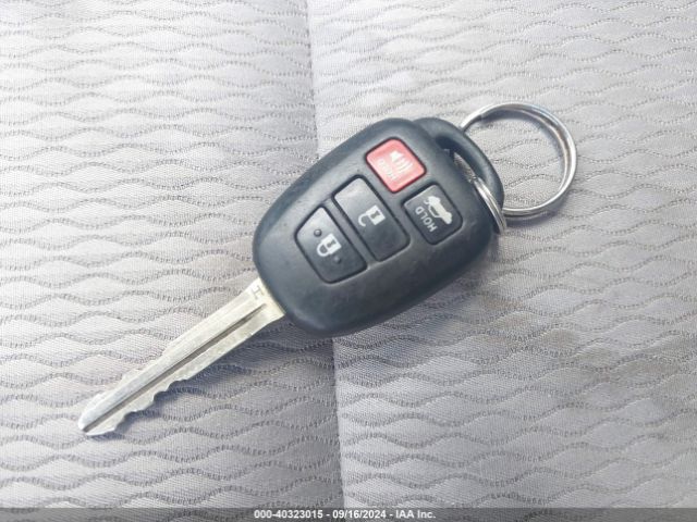 2T1BURHE0FC328390 Toyota COROLLA LE