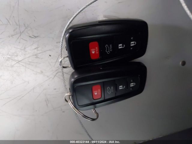 2T3C1RFV1NW233177 Toyota Rav4 Xle Premium