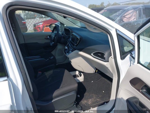 2C4RC1CG5PR568158 Chrysler Voyager Lx