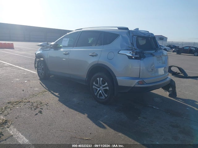 Toyota RAV4 LE 2016 2T3BFREV9GW430180 Image 3