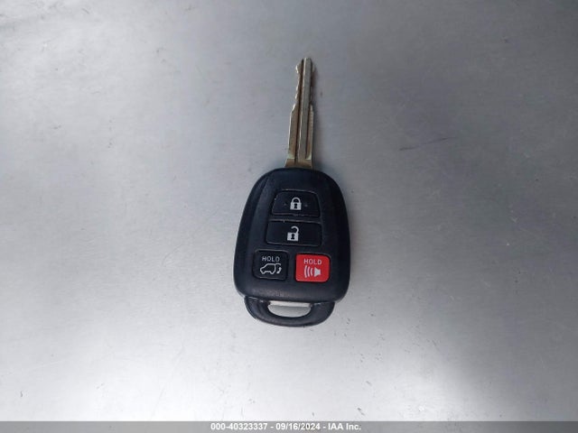 Toyota Rav4 Xle 2017 JTMWFREV3HJ104893 Image 11