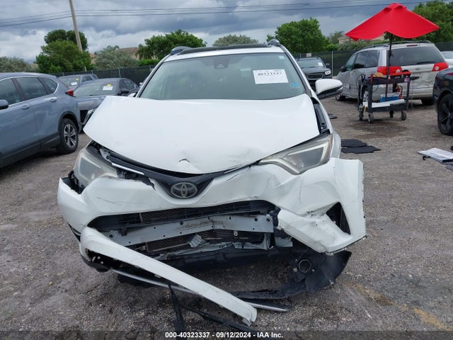 Toyota Rav4 Xle 2017 JTMWFREV3HJ104893 Image 12