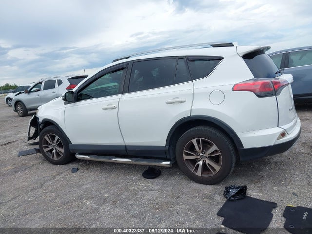 Toyota Rav4 Xle 2017 JTMWFREV3HJ104893 Image 14