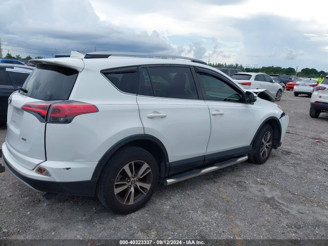 Toyota Rav4 Xle 2017 JTMWFREV3HJ104893 Image 4