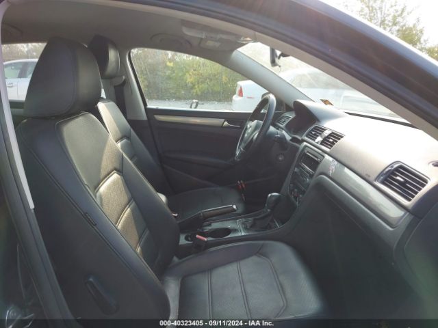 1VWAT7A39FC005599 Volkswagen Passat 1.8t Wolfsburg Edition