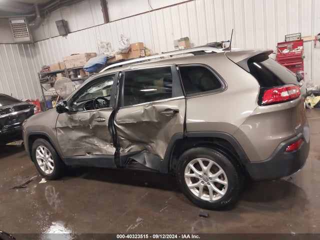 Jeep Cherokee Latitude 2016 1C4PJMCS9GW255673 Image 14