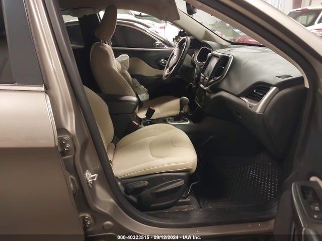 Jeep Cherokee Latitude 2016 1C4PJMCS9GW255673 Image 5