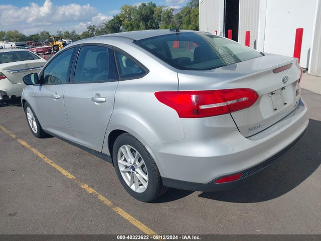 Ford FOCUS SE 2015 1FADP3F20FL204088 Image 3