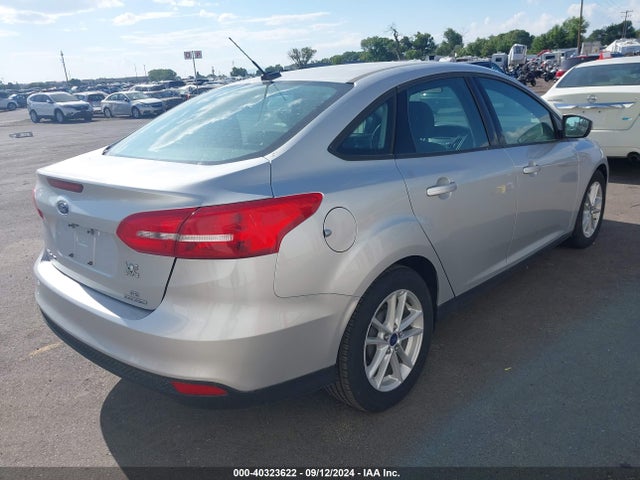 Ford FOCUS SE 2015 1FADP3F20FL204088 Image 4