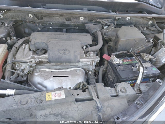 Toyota RAV4 LE 2018 JTMZFREV1JJ732695 Image 10