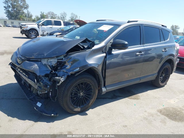 Toyota RAV4 LE 2018 JTMZFREV1JJ732695 Image 2