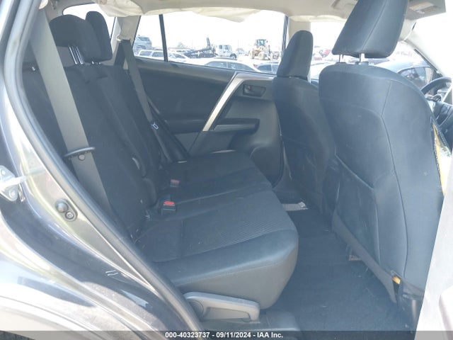 Toyota RAV4 LE 2018 JTMZFREV1JJ732695 Image 8